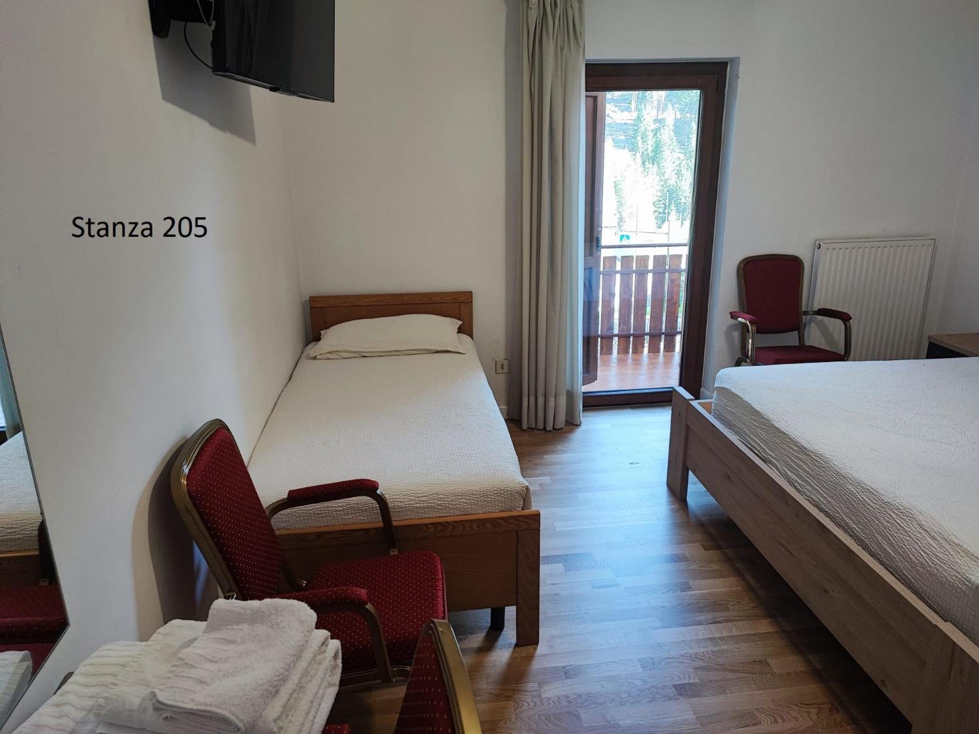 Hotel Pizboe Mazzin Luaran gambar